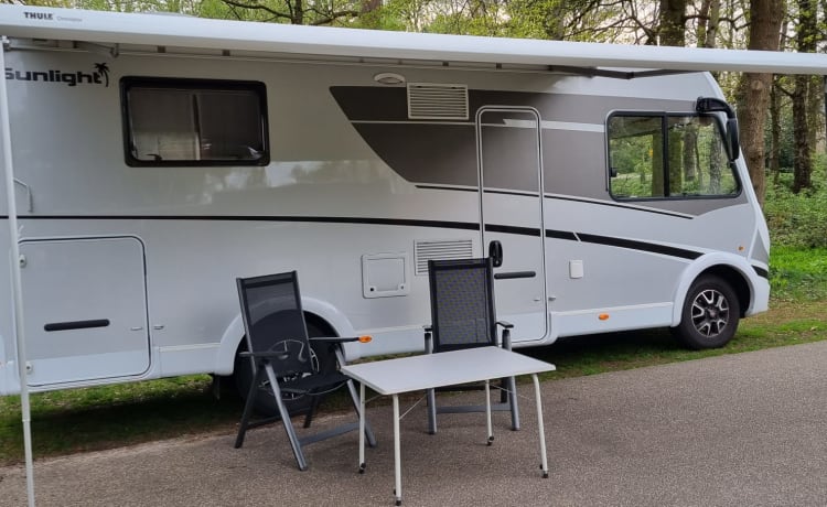 Ruime integraalcamper, van alle gemakken voorzien!  – 4 persoons Sunlight integraalcamper uit 2019