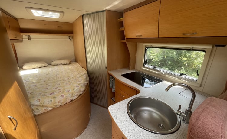 Blitzkikker – Spacious semi-integrated with all comforts