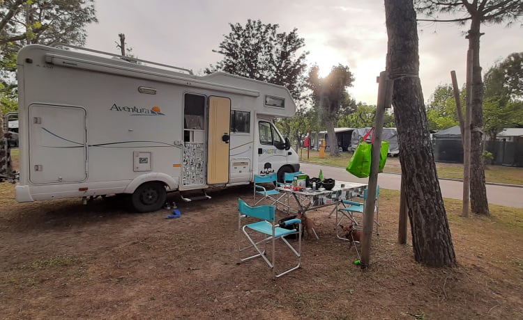 Camper Family Adventure  – Camper Mansardato, Pilote, Super Accessoriato, Aria Condizionata