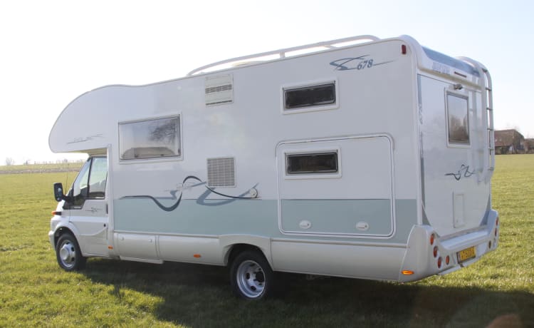 Super Brig 678 - Joli camping-car familial pour 7 personnes !