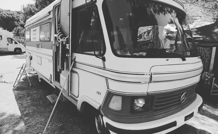 Palmiro – Hymer S660 - CONDIVISIBILE SOLO PER VINTAGE, FILM, MATRIMONIO ED EVENTI