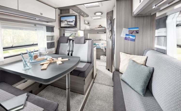 'IBIZA' – Luxurious beautiful Hobby Optima Ontour T65 HFL from 2020, with French bed and pull-down bed