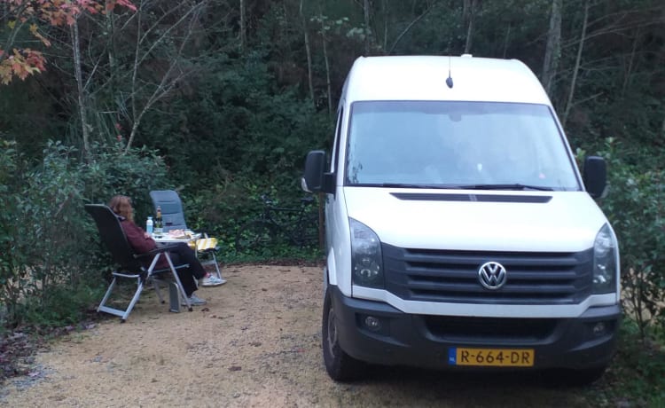 Vrijheid – 2p VW Crafter bus uit 2014, compleet, ruim en gezellig