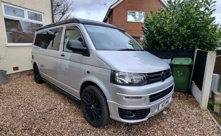 Tommie – 4 person, VW Campervan, LWB with Pop Top roof! + loads of extras!