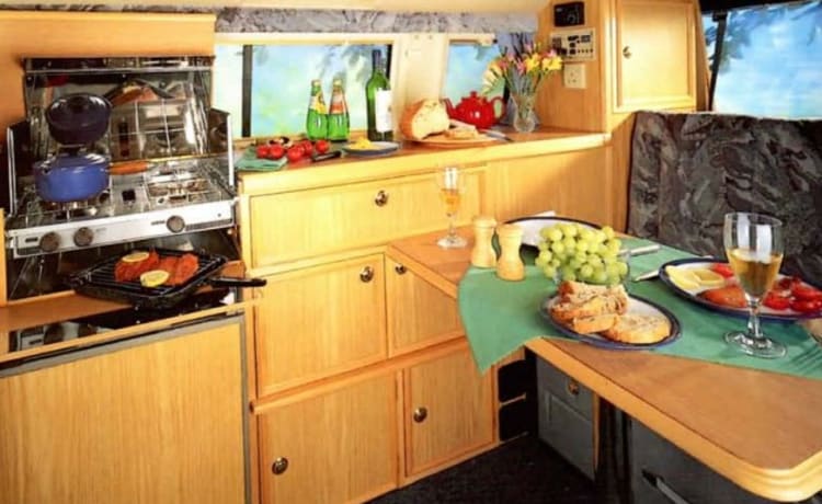 VW T4 Trident Coach Built Campervan – Volkswagen T4 Trident Coach Bouw Campervan met hoog dak.