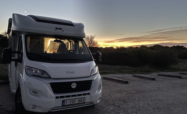 Calimero  – Camping-car de luxe Carat 4 pers avec lit fixe