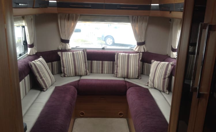 Indy – 6 berth Autotrail Arapaho 2013