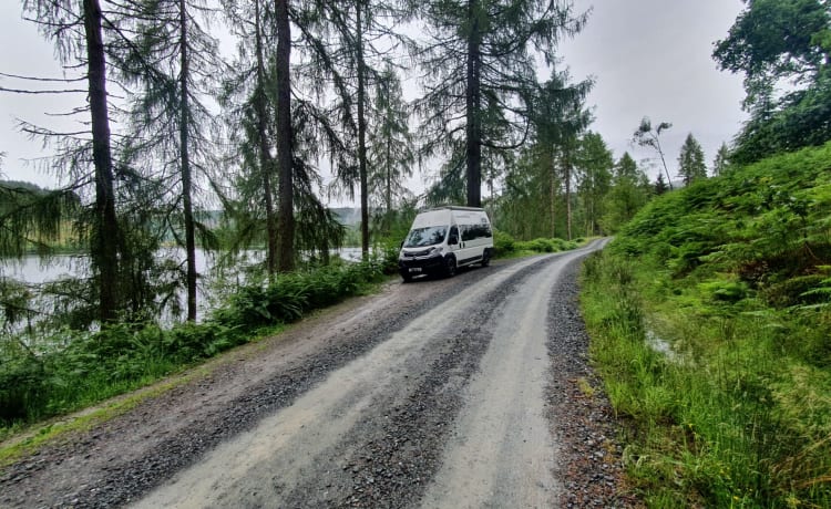 Regianna – 4 Berth Citroën Relay 2023 OFF Grid Conversion