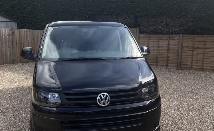 Vikki – 4 berth Volkswagen bus from 2012