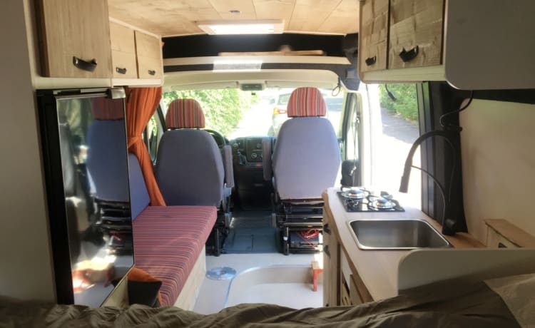 le Bus – Super camping-car 4 personnes