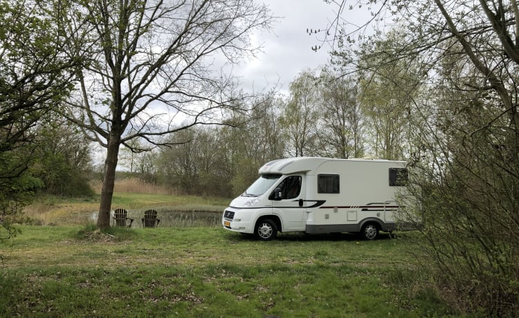 ADRIA met 2 ENKELE BEDDEN en GROTE GARAGE (660 cm)