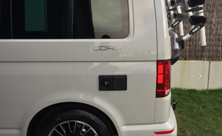 VOLKSWAGEN CALIFORNIA COAST dec2020