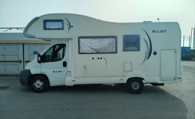 Noleggia il Camper dei tuoi Sogni per una Vacanza Indimenticabile!