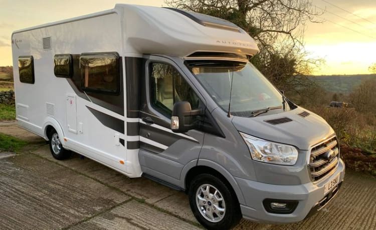 HAPPY – 5 berth 2023 Ford Autotrail Automatic With Self Levelling