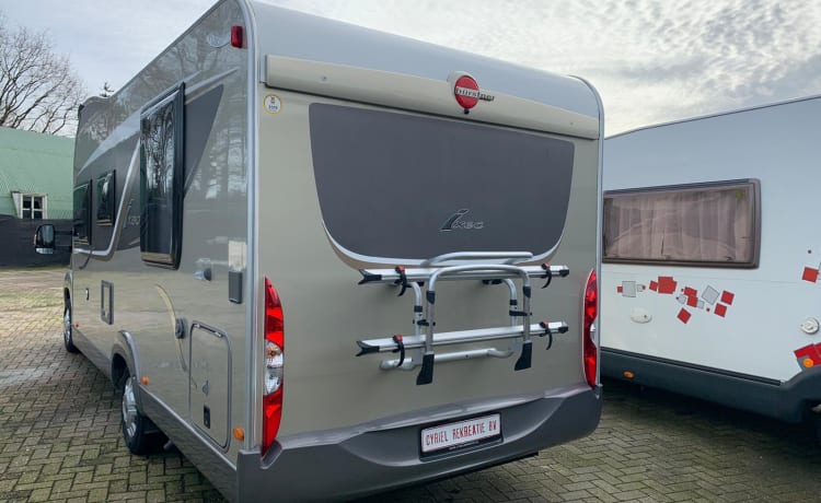 JOURS SUPPLÉMENTAIRES Disponibles Lit king-size de luxe Super Cosy Camper / climatisation complète