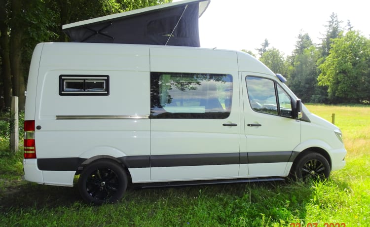 Camper autobus Mercedes Benz Sprinter 4 posti automatico.