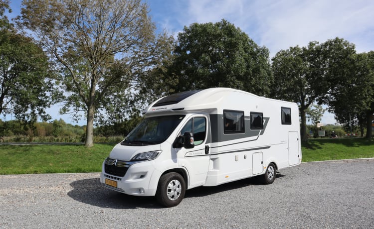 4p Adria Matrix 670SL 165 pk uit 2022