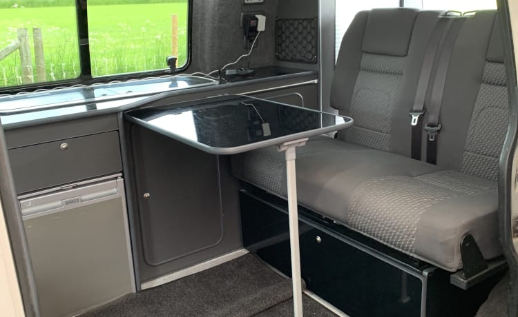 Garythecamper – Volkswagen Transporter T4 Camper Van 4 Slaapplaatsen