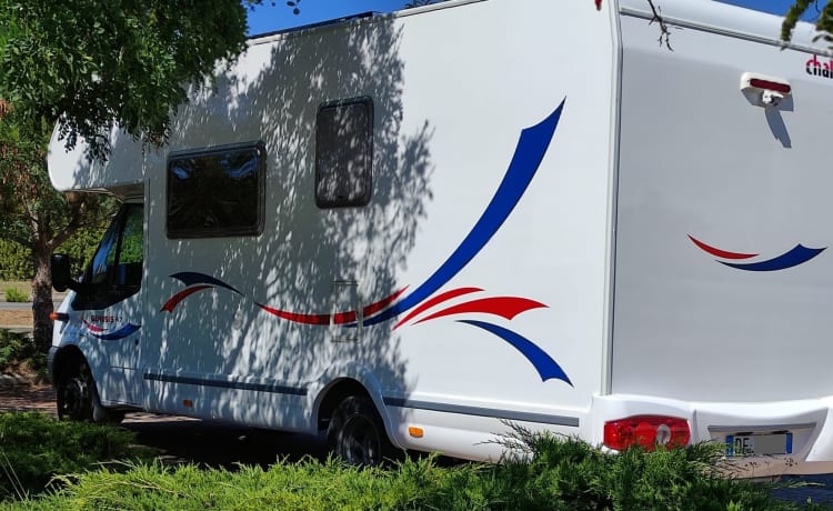 Camper für 4 bequeme Sitze