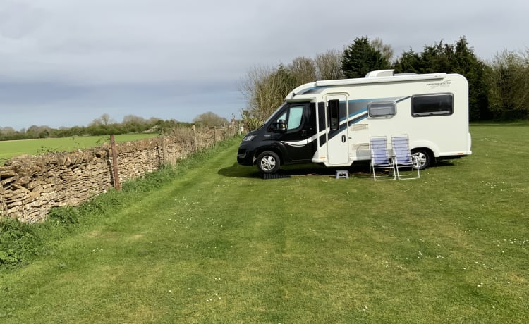 Mavis – 2 berth Bailey Approach Autograph 625 Motorhome