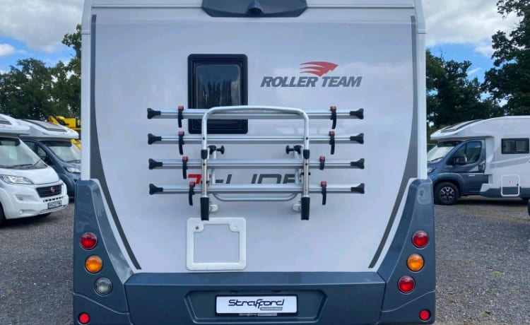 T line 590 – 2021 Four berth Roller Team semi-integrated. 5.99M easy to park. 