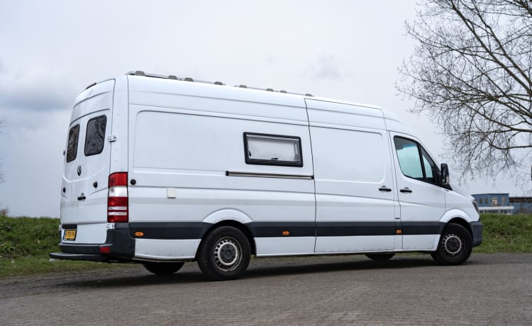 off-grid 2p bus camper from 2014