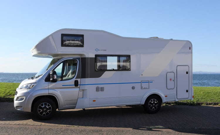 Saltire sunsets Motorhome hire  – 6 berth Fiat alcove from 2021