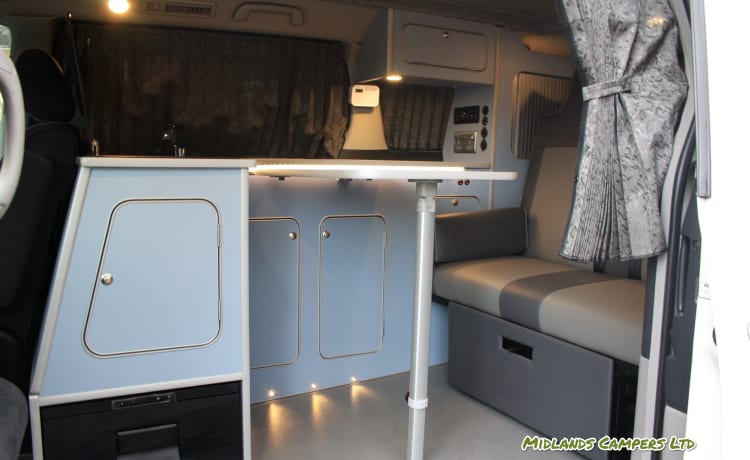 Skye – Camper Toyota a 4 posti letto del 2005