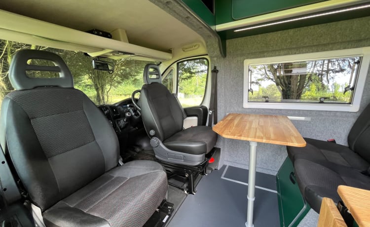 Elsie – 5 berth Citroën campervan from 2019