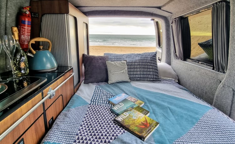 Barbarella – 4 Berth Cosy VW T5 Campervan 