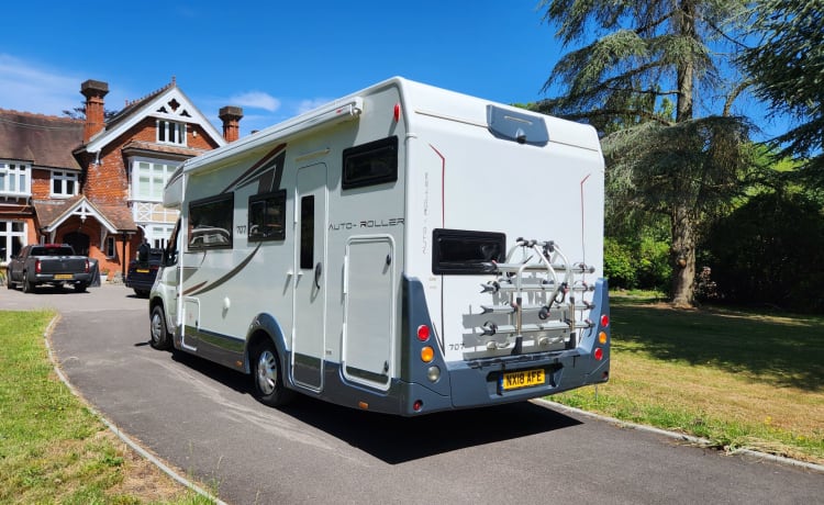 Roller Team – 6 berth, 6 belt Luxury Motorhome, Autoroller, low profile, new shape