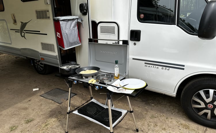 Gezellige en complete 5 persoons camper met buitenkeuken