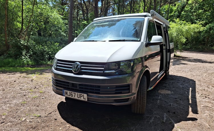 Mavis – Camper Volkswagen a 4 posti letto appena convertito