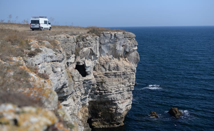 (Re) reposé pendant un voyage ? Camionnette confortable à construire (2017, 2/3p)