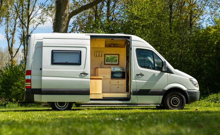 Bamboo Sprinter with Lovely Bed and Outdoor Shower!