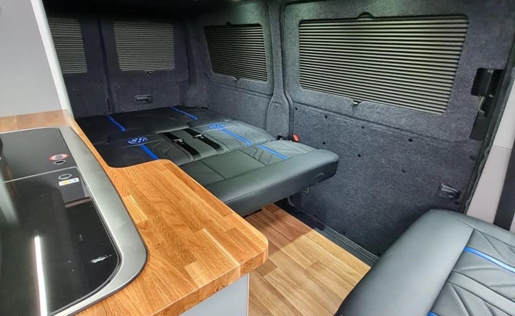 Pearl – VW T6 DSG Auto Camper, ASSICURAZIONE INCLUSA NEL PREZZO! * 4 posti letto * Riscaldatore notturno!