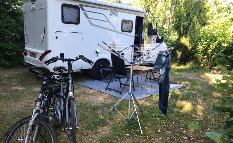 Vrijheid op wielen – Puissant camping-car de luxe Hymer Mercedes semi-intégré à partir de 2019