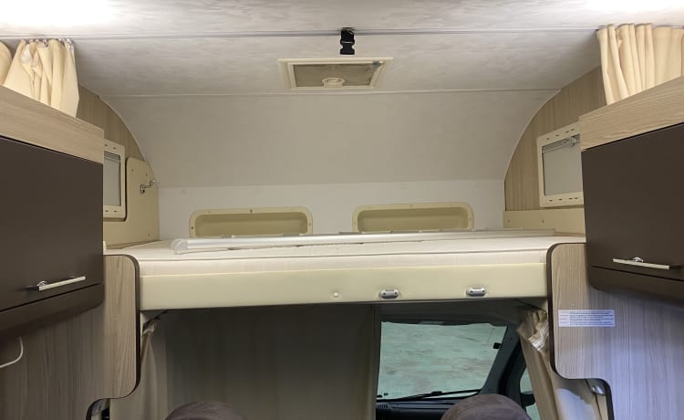 CI Riviera – CI Alcove family camper incl. complete inventory !!