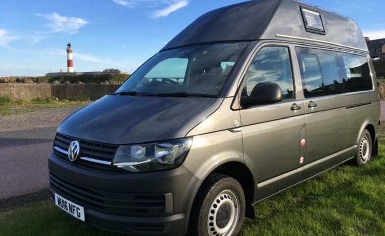 Capercaillie – 2-persoons Volkswagen campervan uit 2016