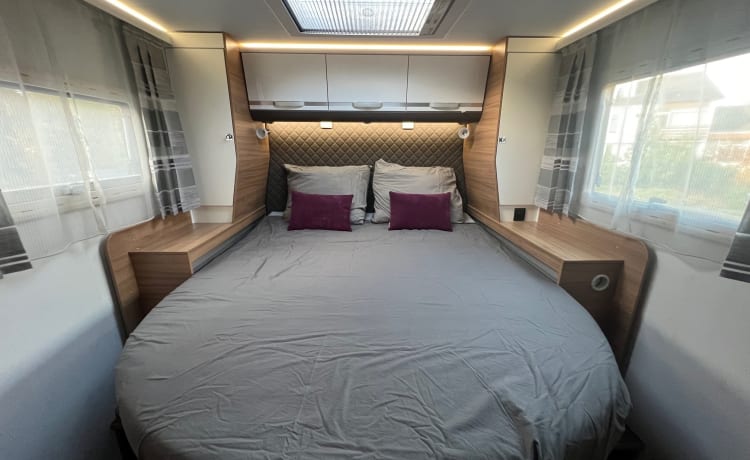 Luxury comfortable 5p Adria, family camper with length beds