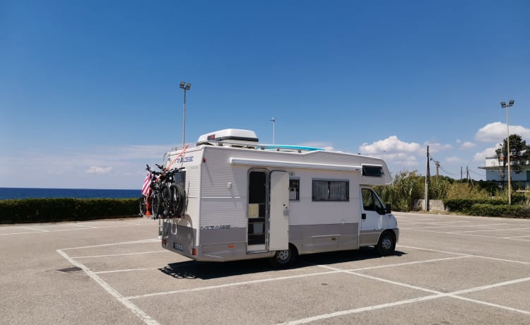 Alex – CAMPER MANSARDATO MIRAGE 5 STELLE 6 POSTI