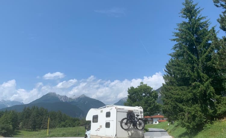 Ford Transit – Camping-car spacieux pour les familles mais aussi très confortable pour les célibataires