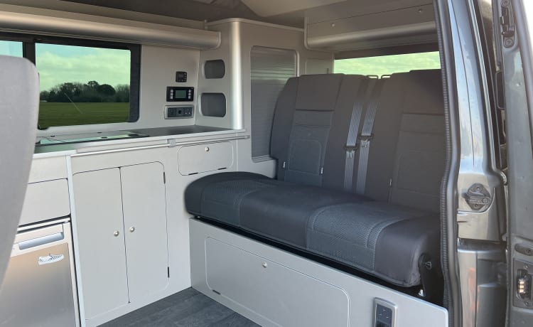 Bert !  – 4 berth Volkswagen,2017 4motion DSG Brand new conversion,