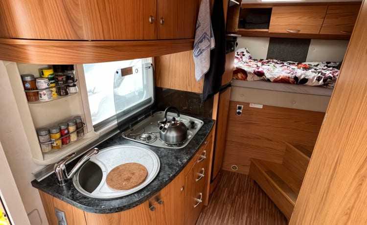 Ampio camper di lusso 5p | potenza 170 | letto trasversale e letto basculante | inventario completo