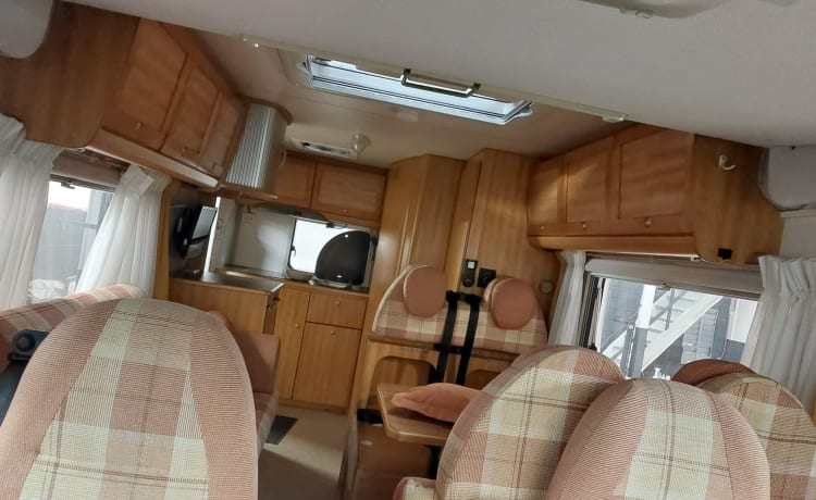 Topper – 6 pers Fiat Knaus Camper 2.8 huisdieren toegestaan