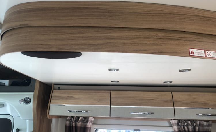 6 berth Bailey semi-integrated from 2016