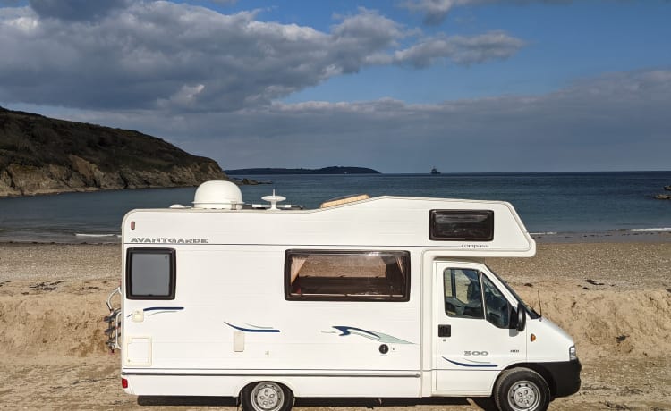 Kernow Explorer – Family motorhome for 4 in the heart of Cornwall