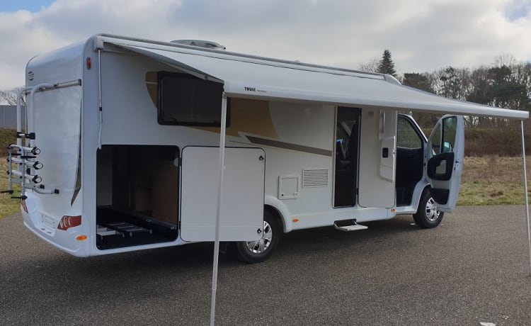 Le camping-car Carado T447, pour une sensation de vacances ultime.