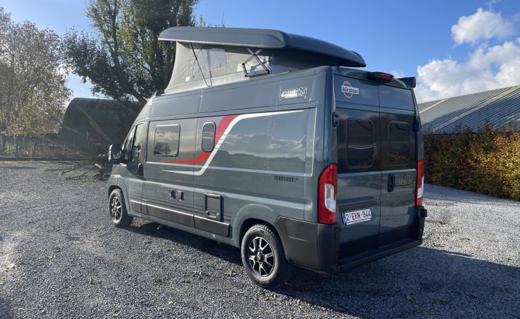 The MAD Van – Pop-up 4p Bürstner campervan uit 2023