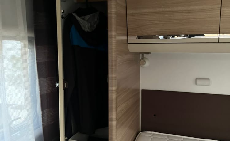 Droomcamper – New! Dream camper 5p Adria Mobil integrated from 2015